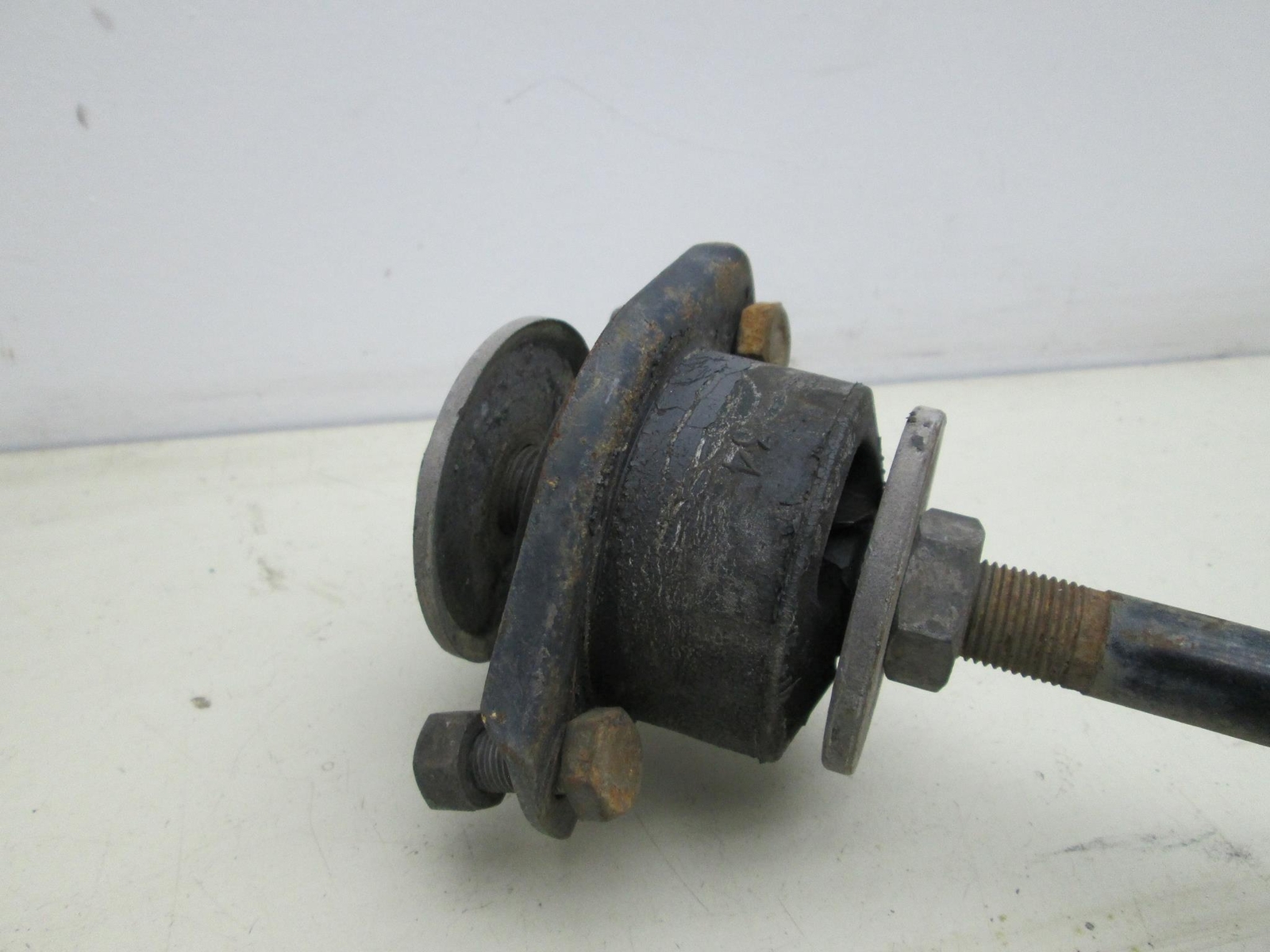 Rolls Royce Silver Shadow 65-80 right front control arm (USED)
