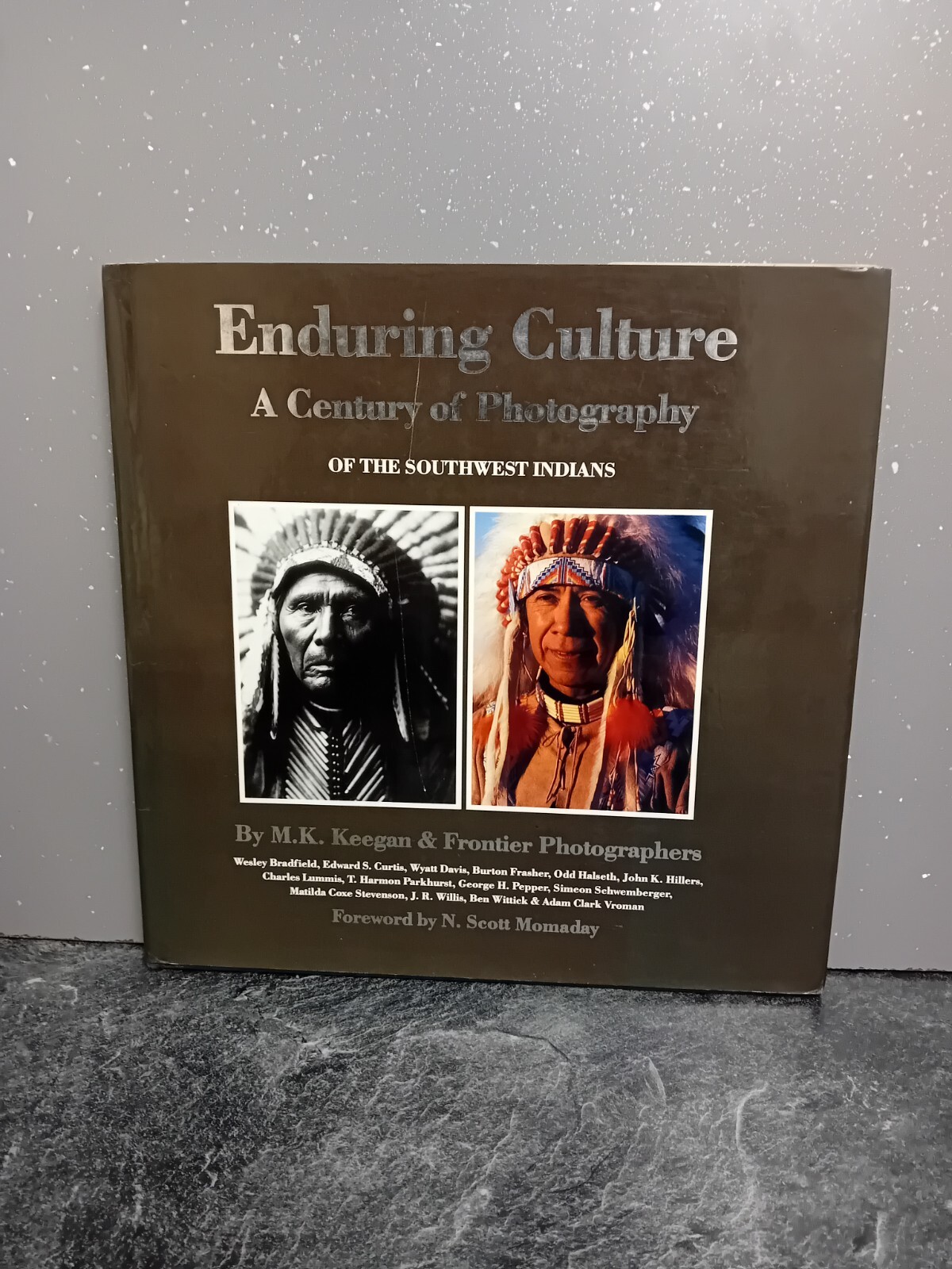 ENDURING CULTURE A CENTURY  OF PHOTOGRAPHY OF THE SOUTHWEST INDIANS - 1990 HB/DJ