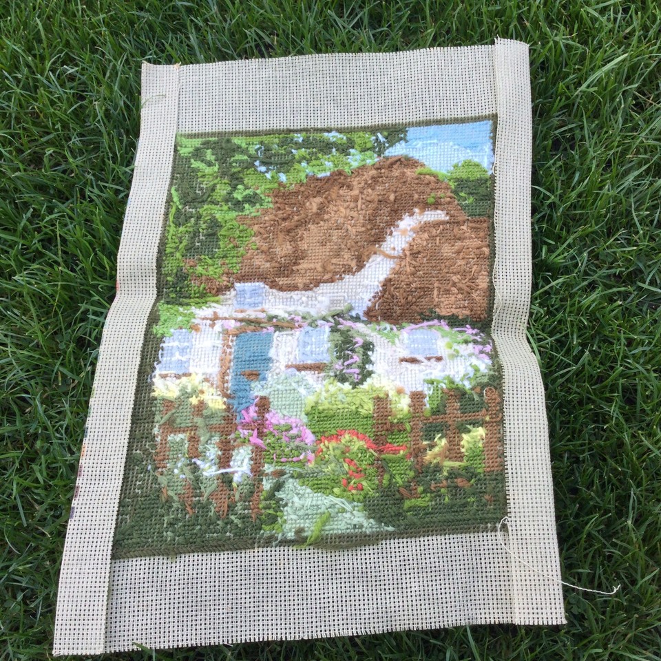 VINTAGE TAPESTRY EMBROIDERED PICTURE HAND STITCH COUNTRY FLORAL COTTAGE