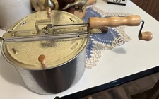 THE GENUINE WHIRLEY-POP POPCORN POPPER  WABASH VALLEY FARMS With 2 Recipe Books