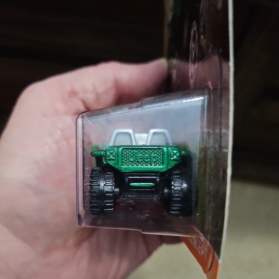 JEEP HURRICANE CONCEPT CAR RARO ESCALA 1:64 COLECCIONABLE DIECAST MODELO COCHE VERDE Foto 3 de 4