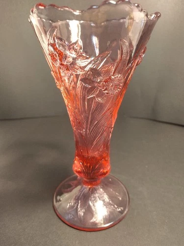 Fenton Vase Purple/Pink Raised Relief Daffodil Ruffle Top