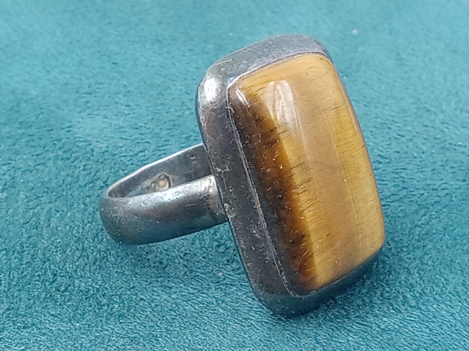 Sterling Silver Ring w. Rectangular Cabochon Tige… - image 5