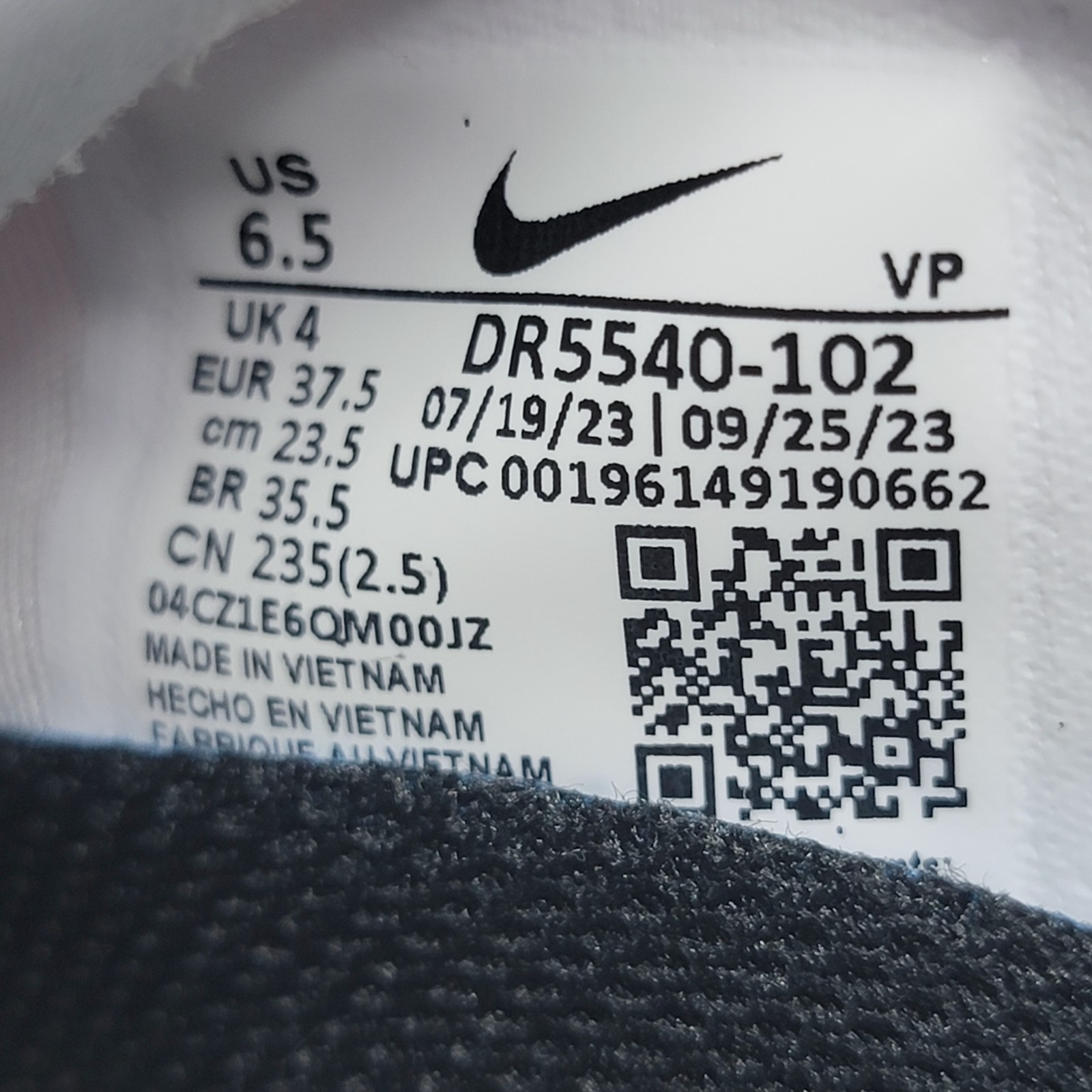 NIKE Go Flyease Easy On Off DR5540-102 Black White Women’s Size 6.5 New thumbnail 4