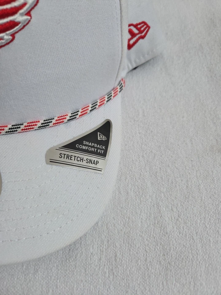 NHL DETROIT RED WINGS NEW ERA MULTI CUERDA 9SEVENTY STRETCH SNAPBK SOMBRERO BLANCO NUEVO CON ETIQUETAS Foto 3 de 4