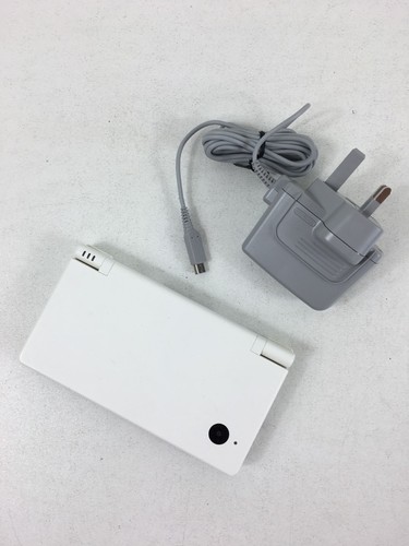 Nintendo DSi White Handheld Console w/ Charger
