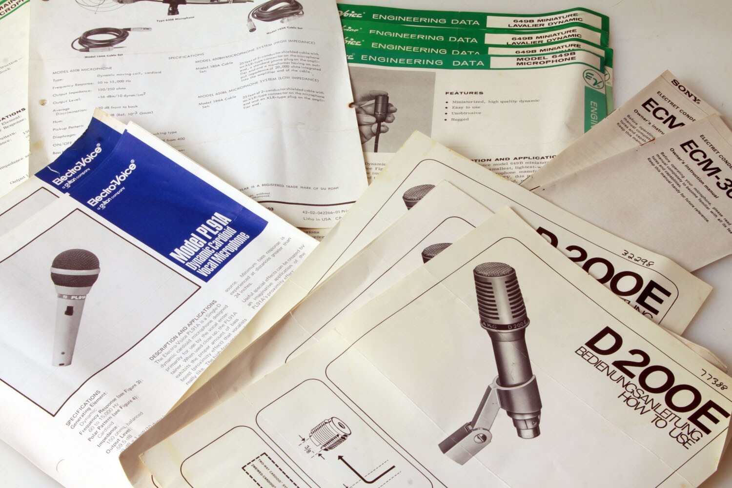 Lot of Vintage Microphone info & Manuals