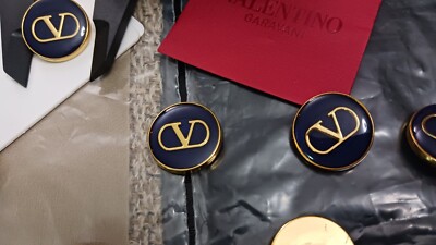 Garavani Valentino Button Single ( ONE ) Navy 20 mm made in Italy
