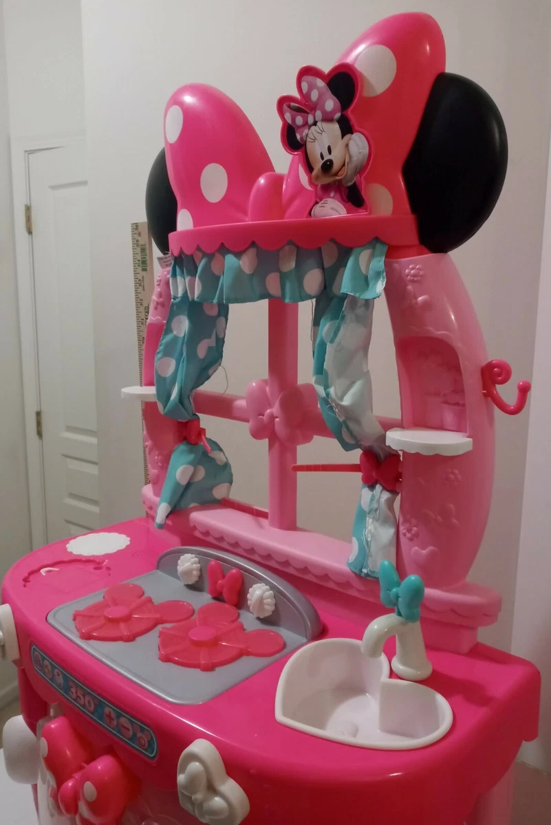 Kid Kraft Minnie Mouse Vintage Kitchen Play Set  Mickey mouse bedroom  decor, Minnie mouse toys, Baby girl toys