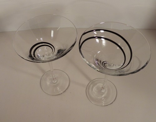 Luigi Bormioli Black SWIRL Martini Glass Goblet (s) LOT OF 2 - Picture 3 of 9