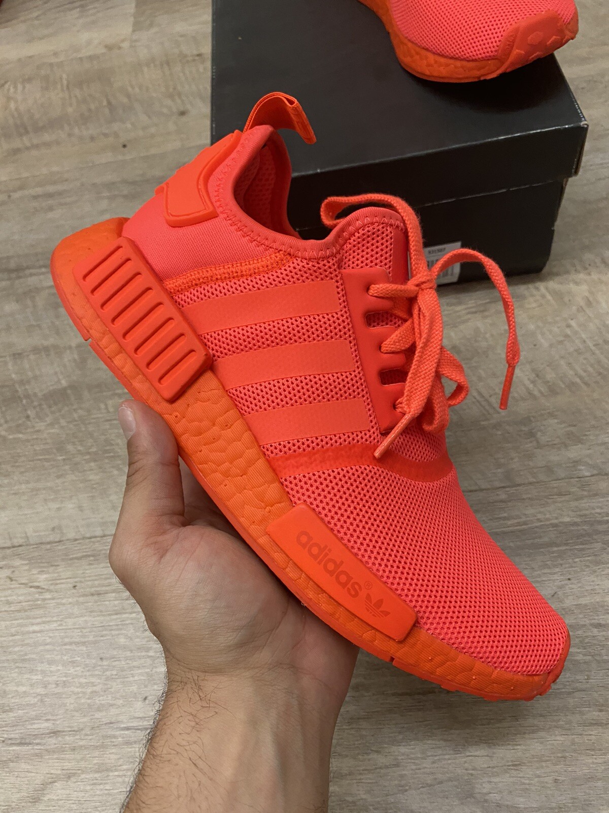 adidas nmd r1 triple solar red