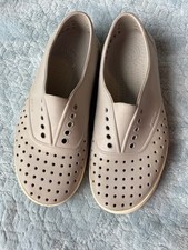 Native Jefferson Slip-On Shoes Women s 9 Gray Lightweight Waterproof Casual