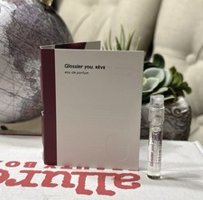 You Rêve Glossier perfume - a novo fragrância Compartilhável 2024