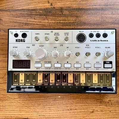 KORG Volca Bass Analog Bass Synthesizer Rhythmus Maschine Guter Zustand