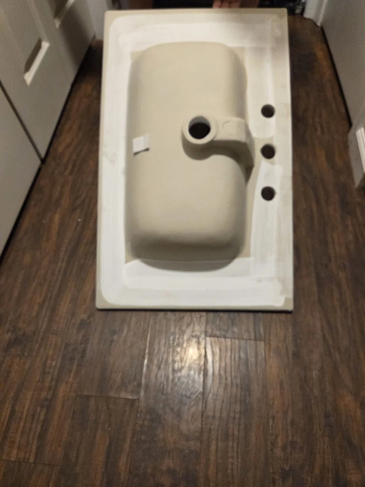 BB0930Y331 Lavabo integrado de cerámica blanca tres orificios de grifo pretaladrados grifo d Foto 3 de 4