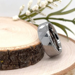 8mm Unisex Tungsten Carbide Band High Polished Faceted design Durable Ring