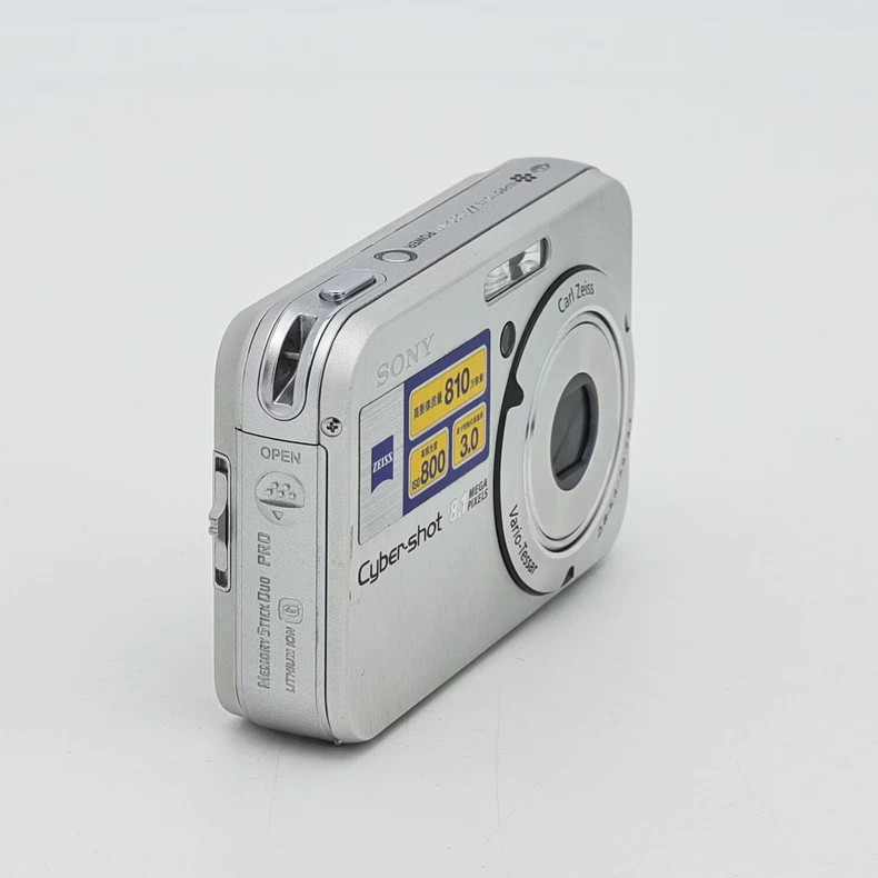 デジタルカメラ SONY Cyber-shot DSC-N1 Sony Cyber-shot DSC-N1 8.1MP Digital Camera - Silver for sale