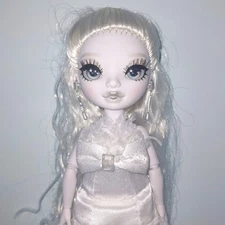 Natasha Zima Doll Rainbow High Shadow High
