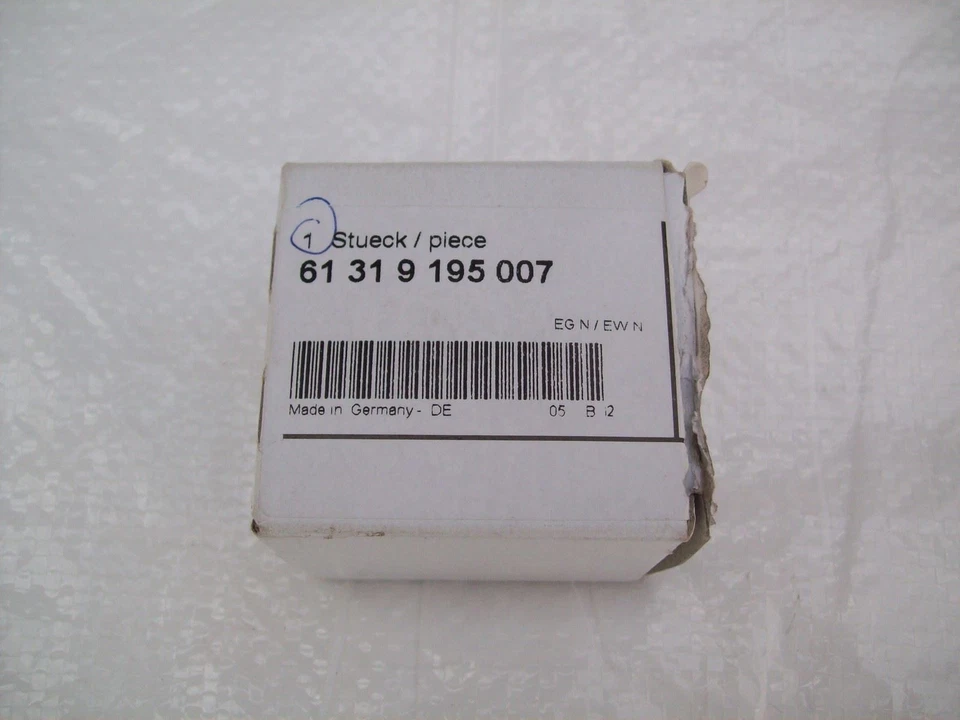 BMW 5 Series F07 F10 F11 Steering Wheel Heater Switch 61319195007 2008-2017 - Image 4 of 4