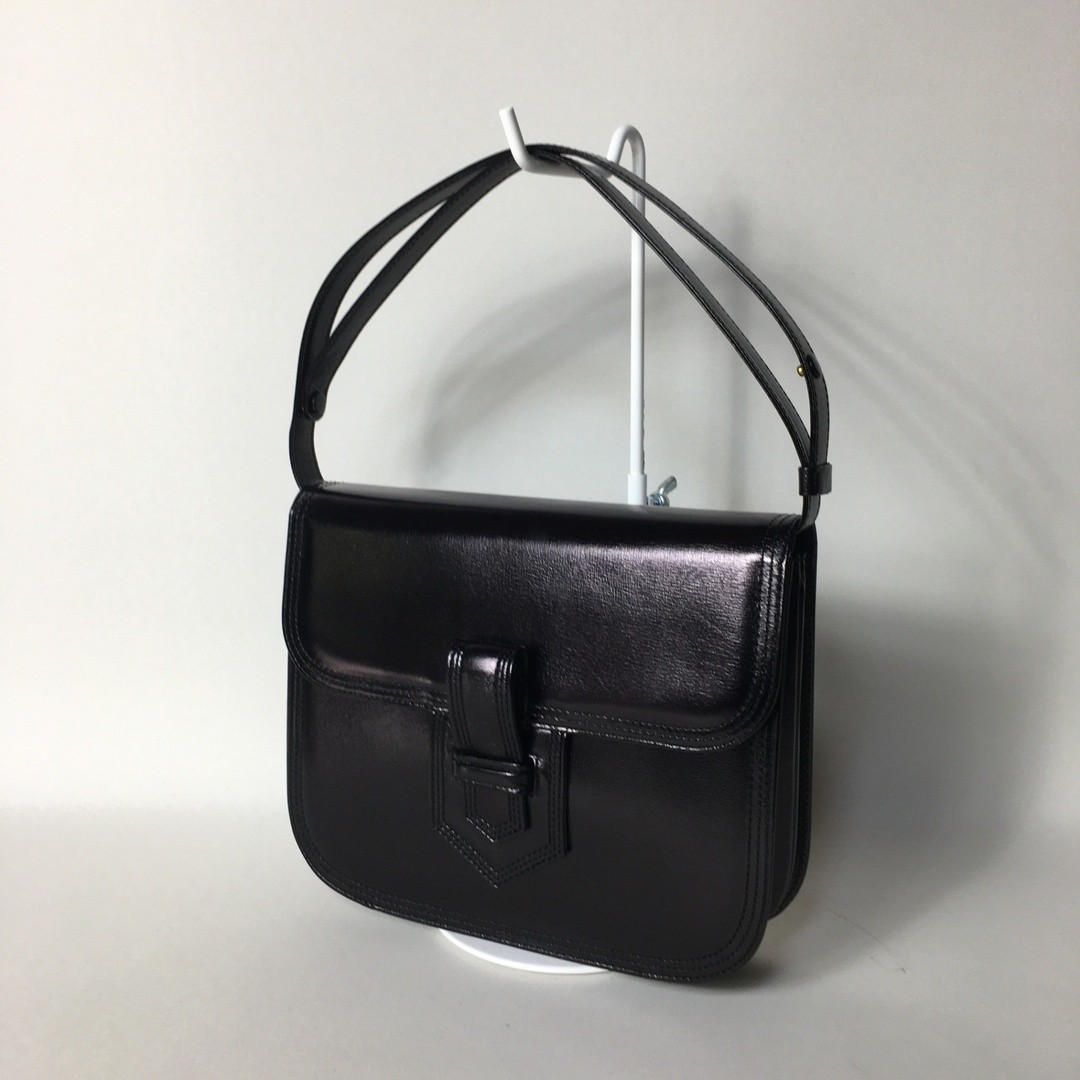 2505 226 Borsa a tracolla Yves Saint Laurent in pelle nera