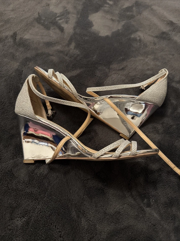 Jewel Badgley Mischka Leather Sparkle Ankle Open Toe Strappy Sandal Sz 8 - Image 3 of 4