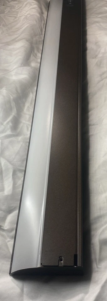 Лот из 2 светодиодных прямых проводов GE с регулируемой яркостью для подсветки под шкаф полированная маслом бронза 24 дюйма - Изображение 4 из 4