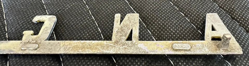 复古 20 世纪 50 年代 Anglia 铭牌徽章金属英国福特 — 第 3/4 张图片