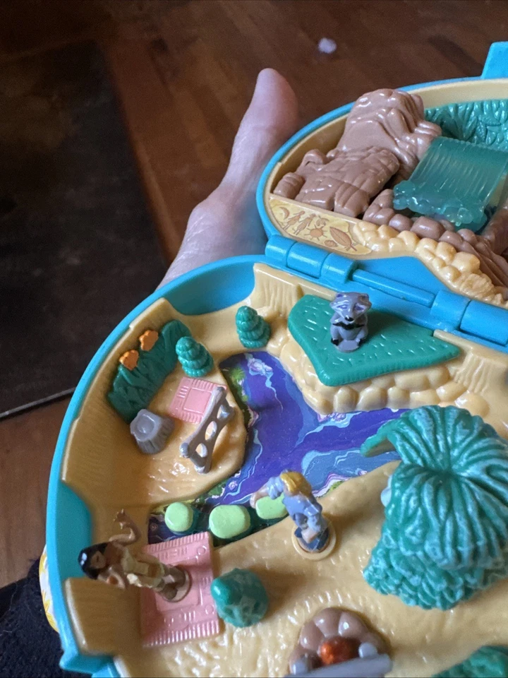 Bluebird Disney Polly Pocket Pocahontas Home Playset Miniature Toy 1995 Vintage - Image 3 of 4