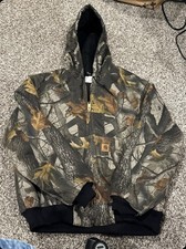 Carhartt Men's Real tree camp J143 EUC Size Large