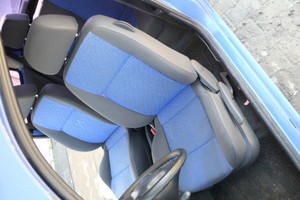 Arosa Lupo Sitz vorne links Fahrersitz Höhenverstellung schwarz blau