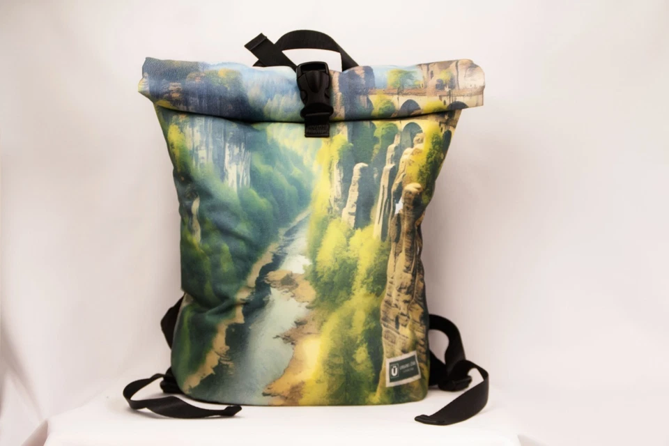 Rucksack RollTop "Bastei". Einzigartiges Design, Laptopfach – Perfektes Geschenk - Bild 4 von 4
