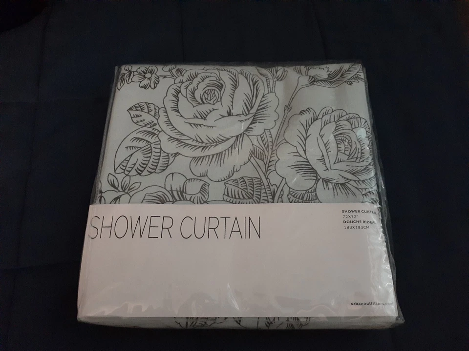 Urban Outfitters 淋浴帘故事书图案复古全新带包装罕见必看!! — 第 3/4 张图片