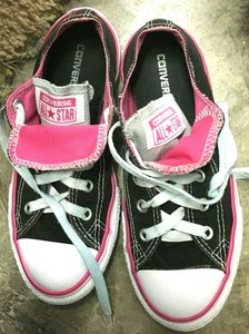 girls black and pink converse