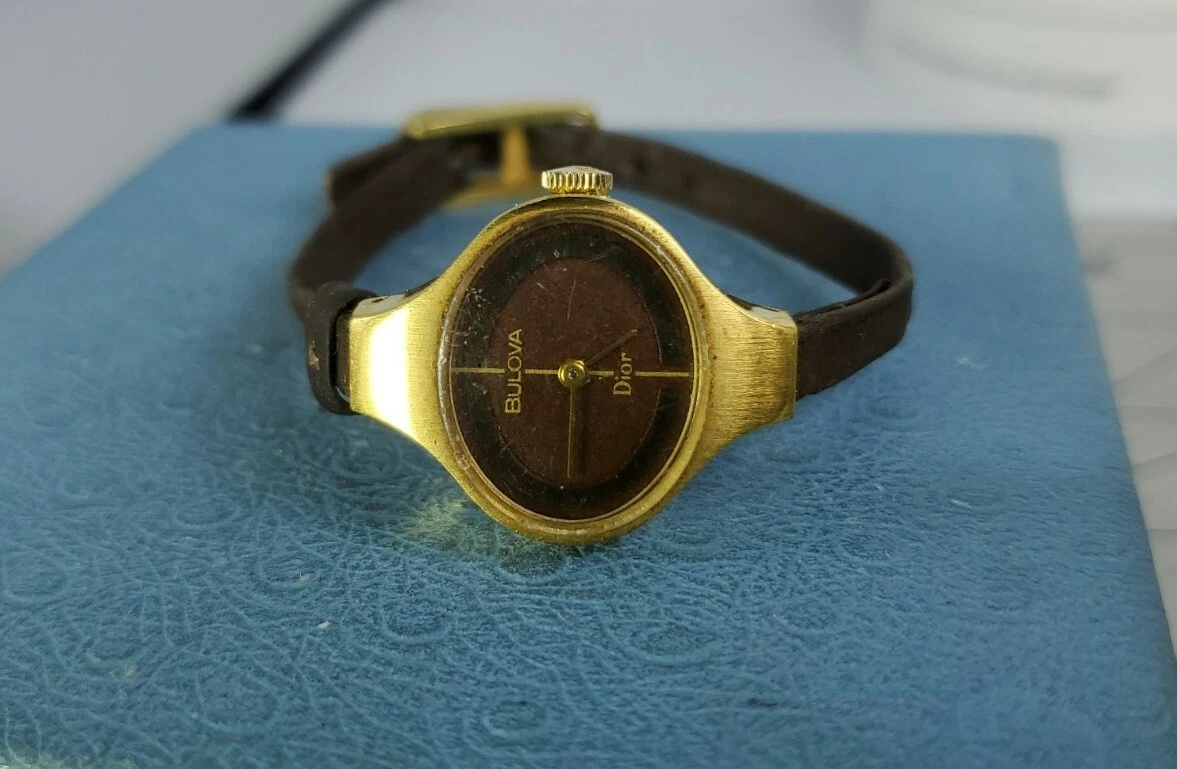 Montre pour femme vintage Bulova Dior Wind Up.