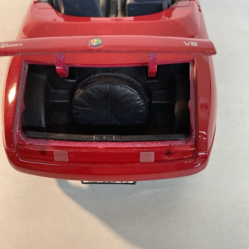 diecast 1/18 Maisto Alfa Romeo Spider Red See Pictures - Picture 8 of 19