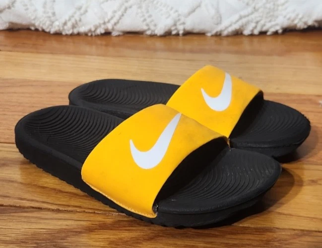 Sandali Nike Kids Kawa Slides taglia 1 5 gialli casual outdoor impermeabili retrò