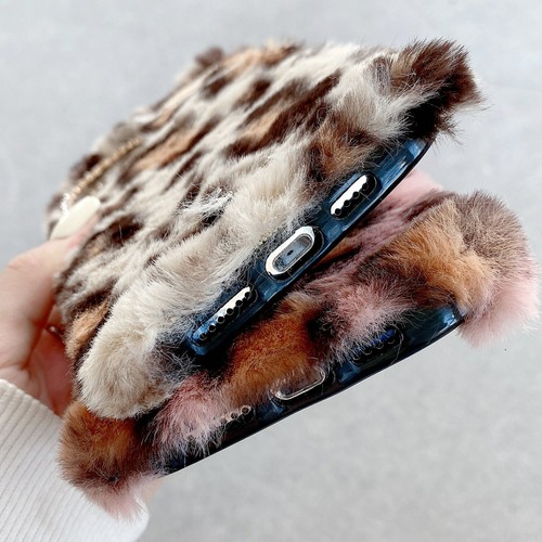 Cute Girly Faux Fur Fluffy Plush Love Heart Pendant Soft Warm Cases Phone Covers - 第 3/27 張圖片