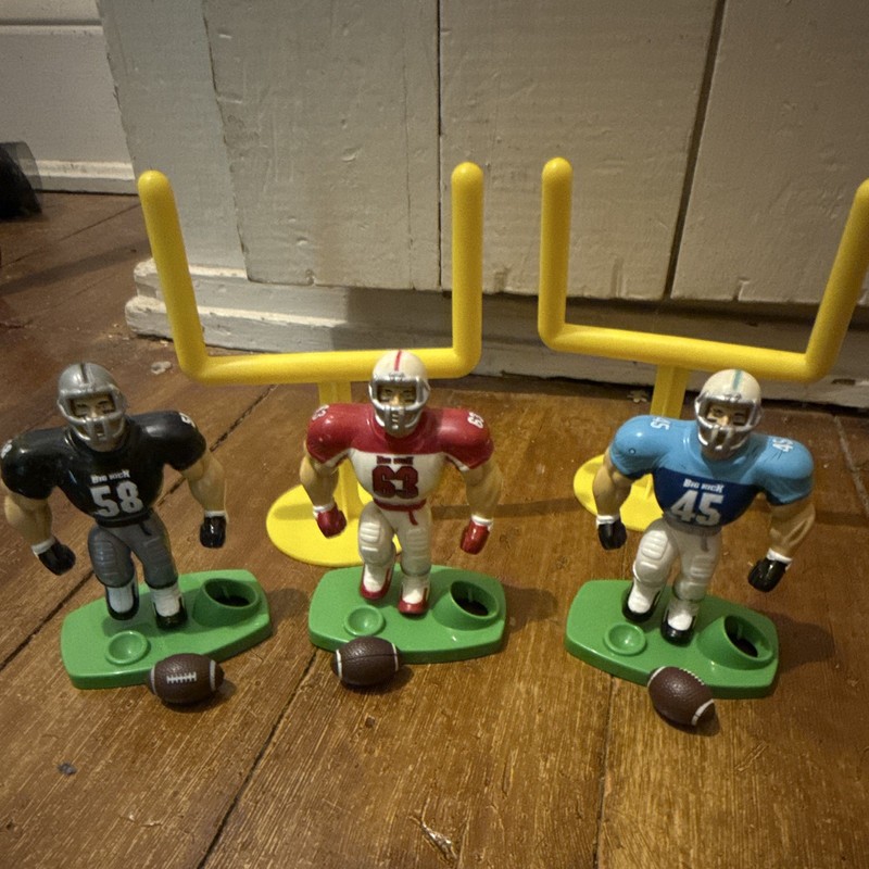 Mattel Big Kick 1996 Action Football Figures Lot w/ Goalposts Balls MPN 77270