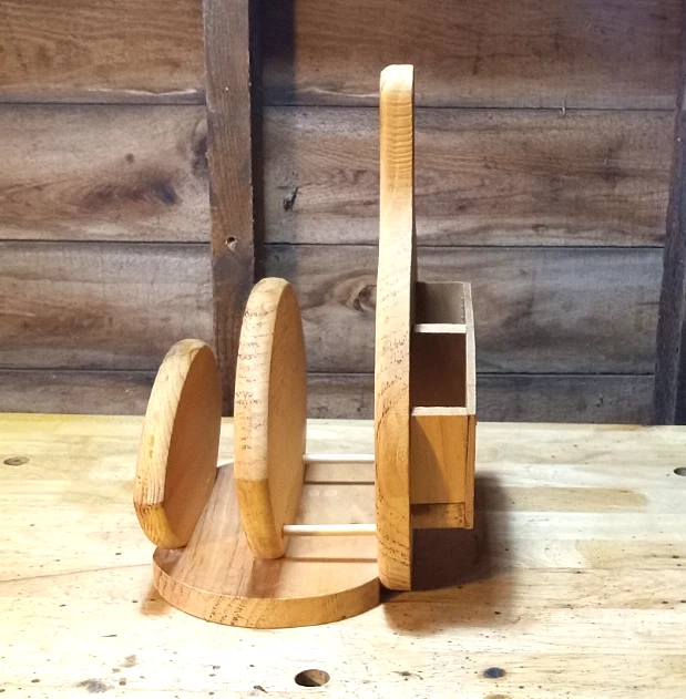 Estante porta placas de papel de bolsillo de pared de madera ilustrado faro vintage Foto 3 de 4