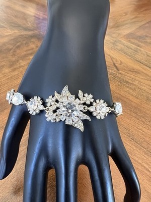 beautiful vintage gold bracelet with Marchesa crystals