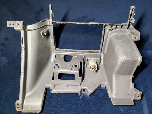 89-95 TOYOTA PICKUP TRUCK 4RUNNER LOWER CENTER DASH RADIO SURROUND BEZEL GRAY - Picture 8 of 10