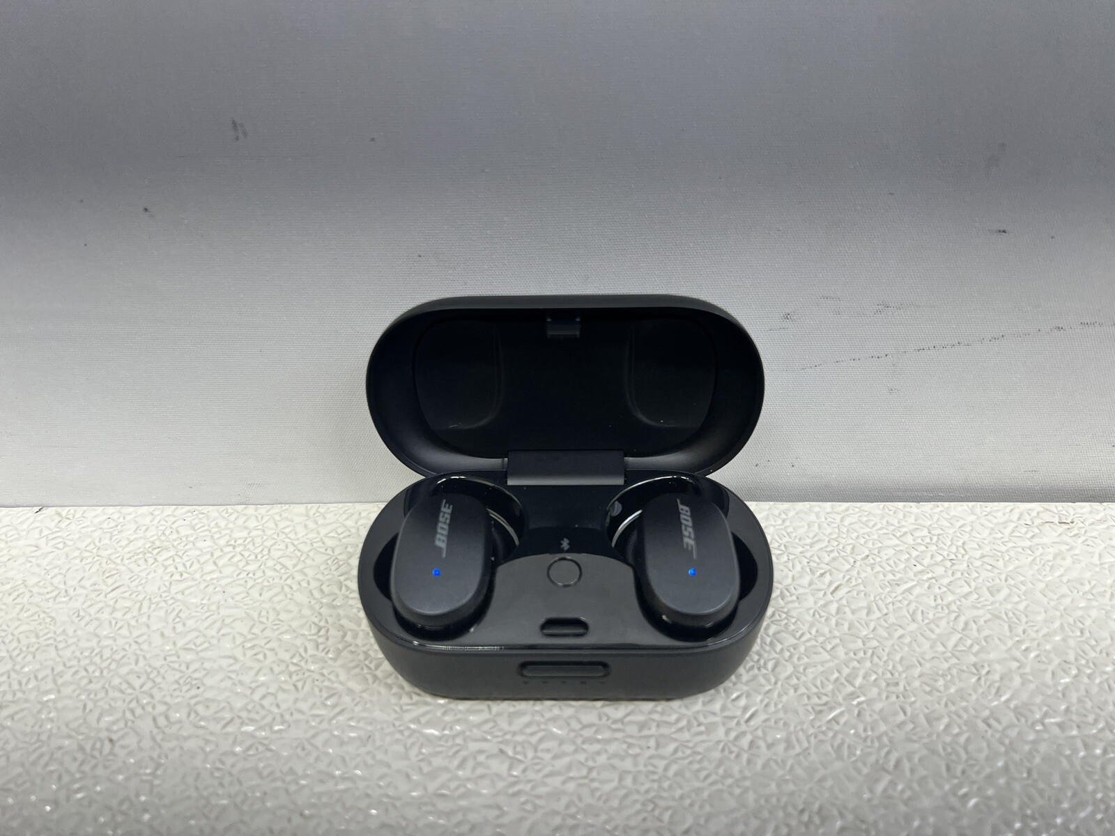 Bose QuietComfort Noise Cancelling Earbuds 429708 - BLACK --image