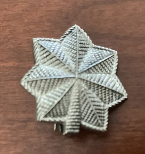 Vintage WW2 US Navy/Marine Lt Colonel Sterling Silver Oak Leaf Military Rank Pin