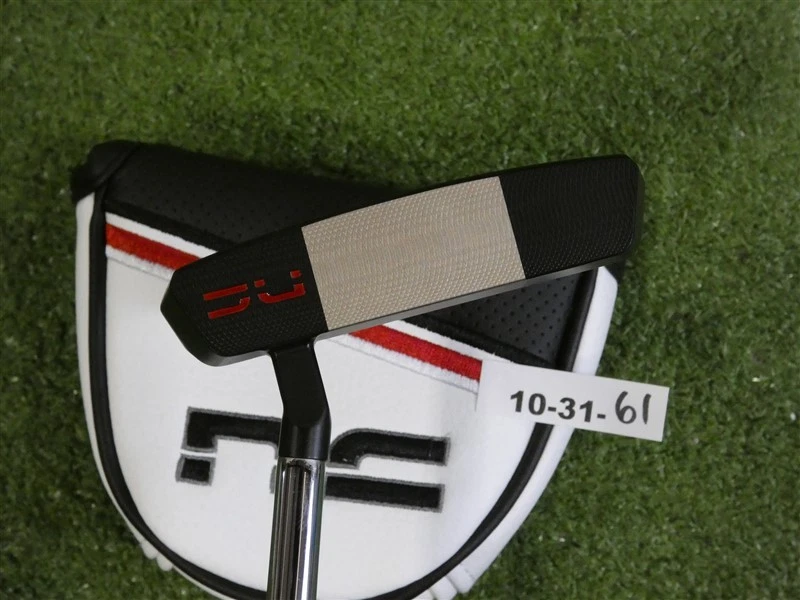 Never Compromise Reserve 4 NC Contrast 33.5" Putter with Headcover New - Image 3 of 4