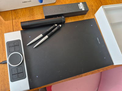 Xp-pen Deco Pro Medium Graphics Tablet With Extra Pen - Tested and Working