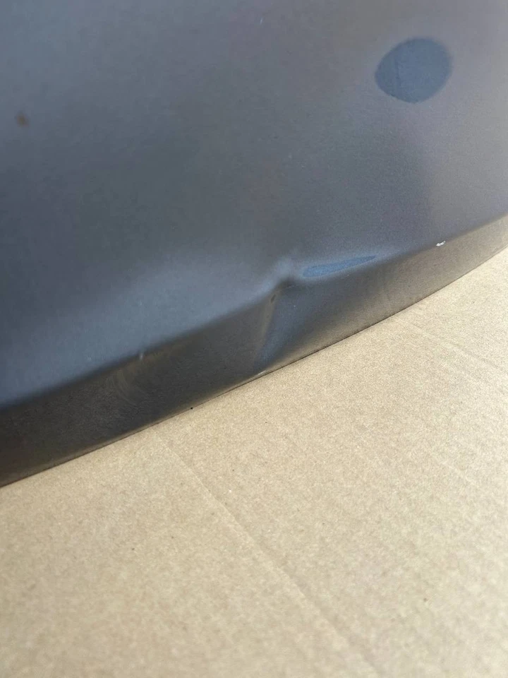 Puerta levadiza trasera Tesla Modelo Y 2020-2023 portón trasero con abolladura Foto 4 de 4