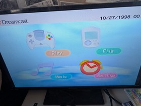 Sega Dreamcast Console System  White (HKT-3020) w/ 2 CONTROLLER & 9 GAMES BUNDLE