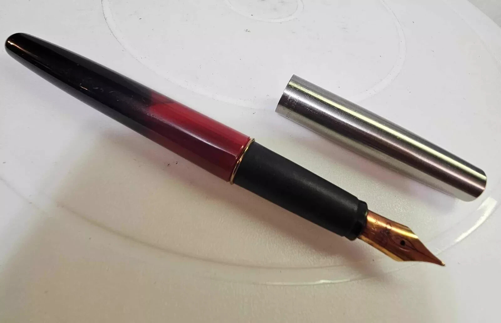 Parker Frontier Fountain Pen Red - Black Medium Pt In Box Made In Usa MINT *