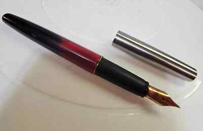 Parker Frontier Fountain Pen Red - Black  Medium  Pt In Box Made In Usa MINT *