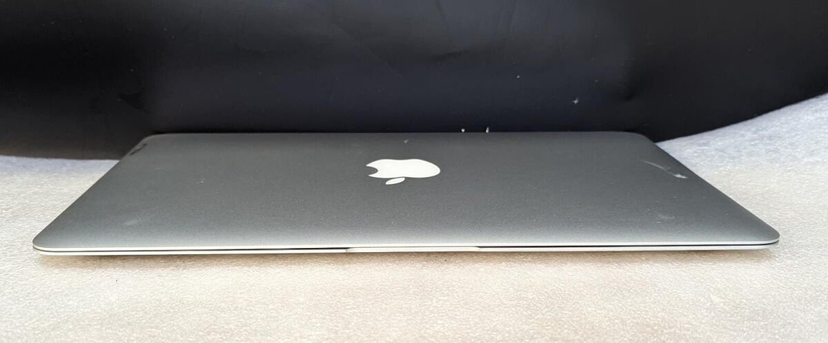 MacBook Air 11.6inch, Mid 2012 1.7GHz Intel Core i5 - 4GB 64GB MacBook Air 11.6inch, Mid 2012 1.7GHz Intel Core i5 - 4GB 64GB